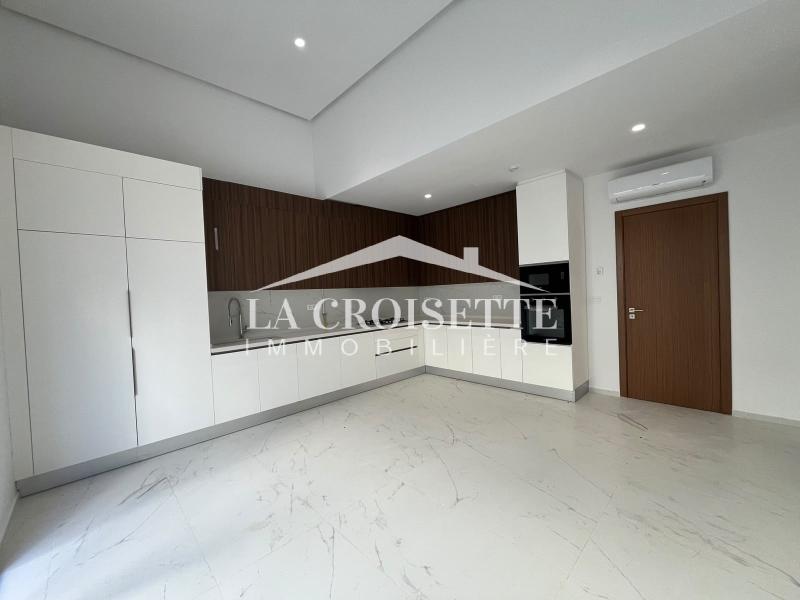 Villa S+3 avec piscine et jardin à Gammarth